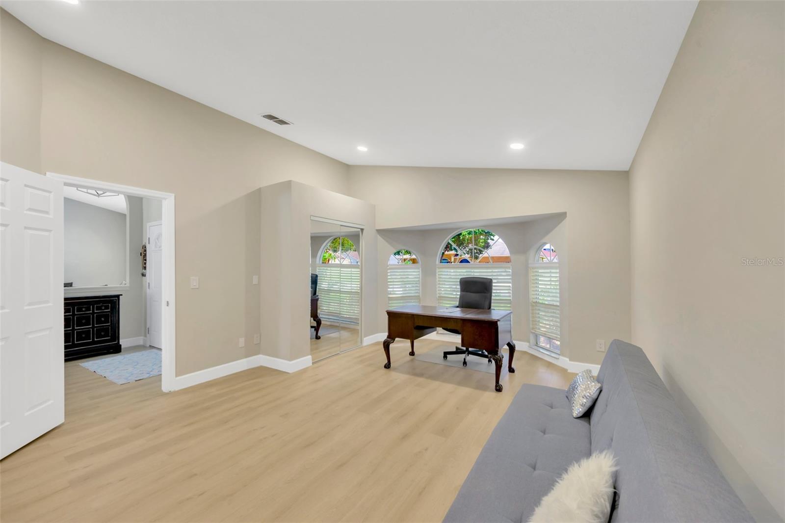 Image 46 of 67 For 4617 Basswood Street