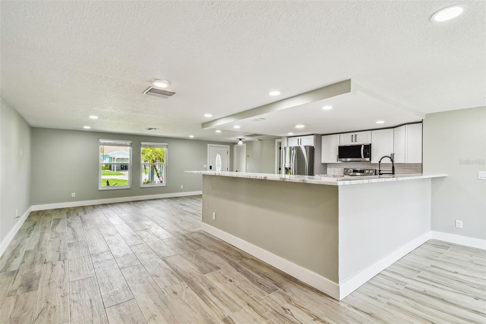 Image 13 of 92 For 13909 Berkowitz Avenue