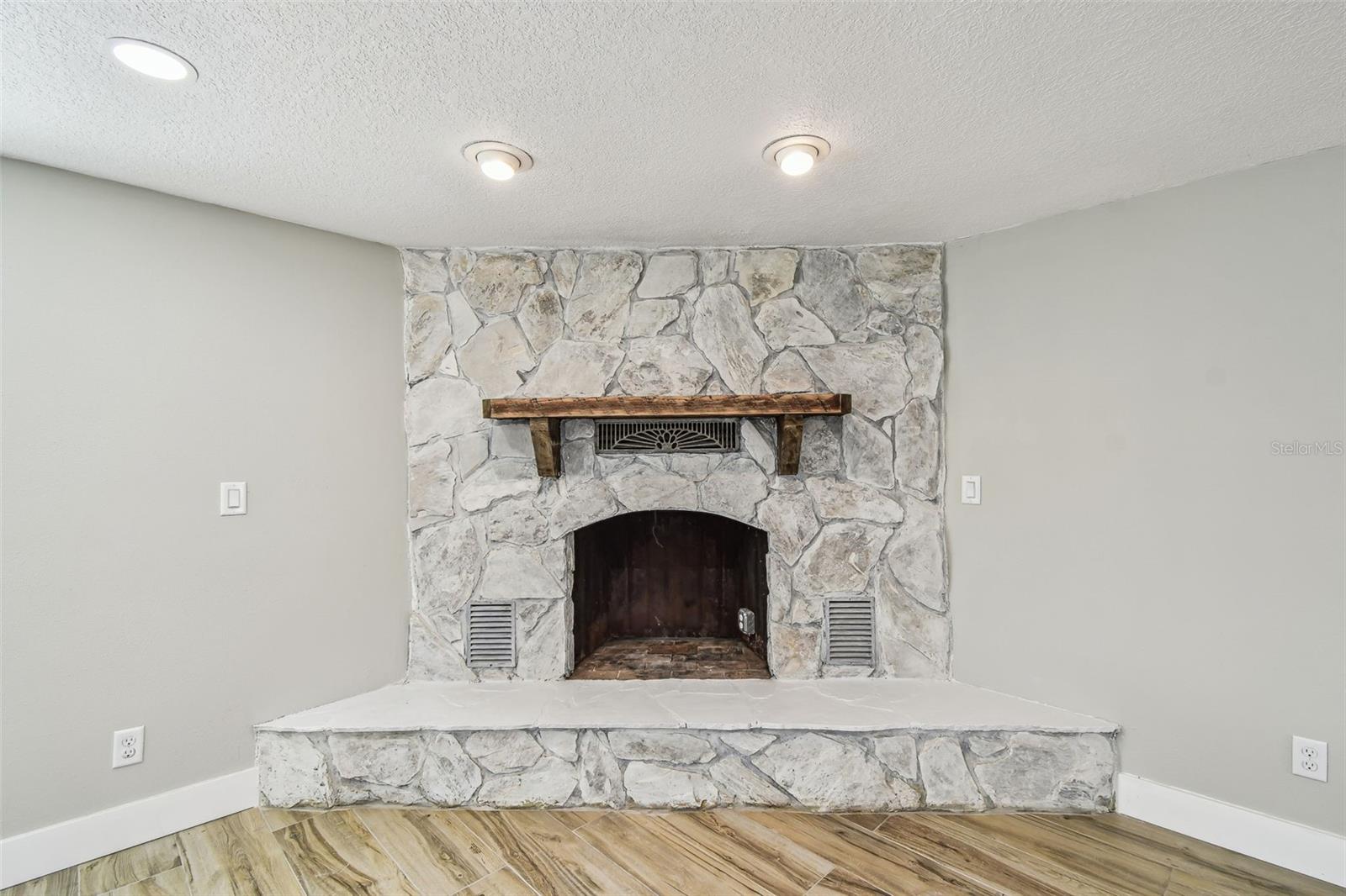 Image 18 of 92 For 13909 Berkowitz Avenue