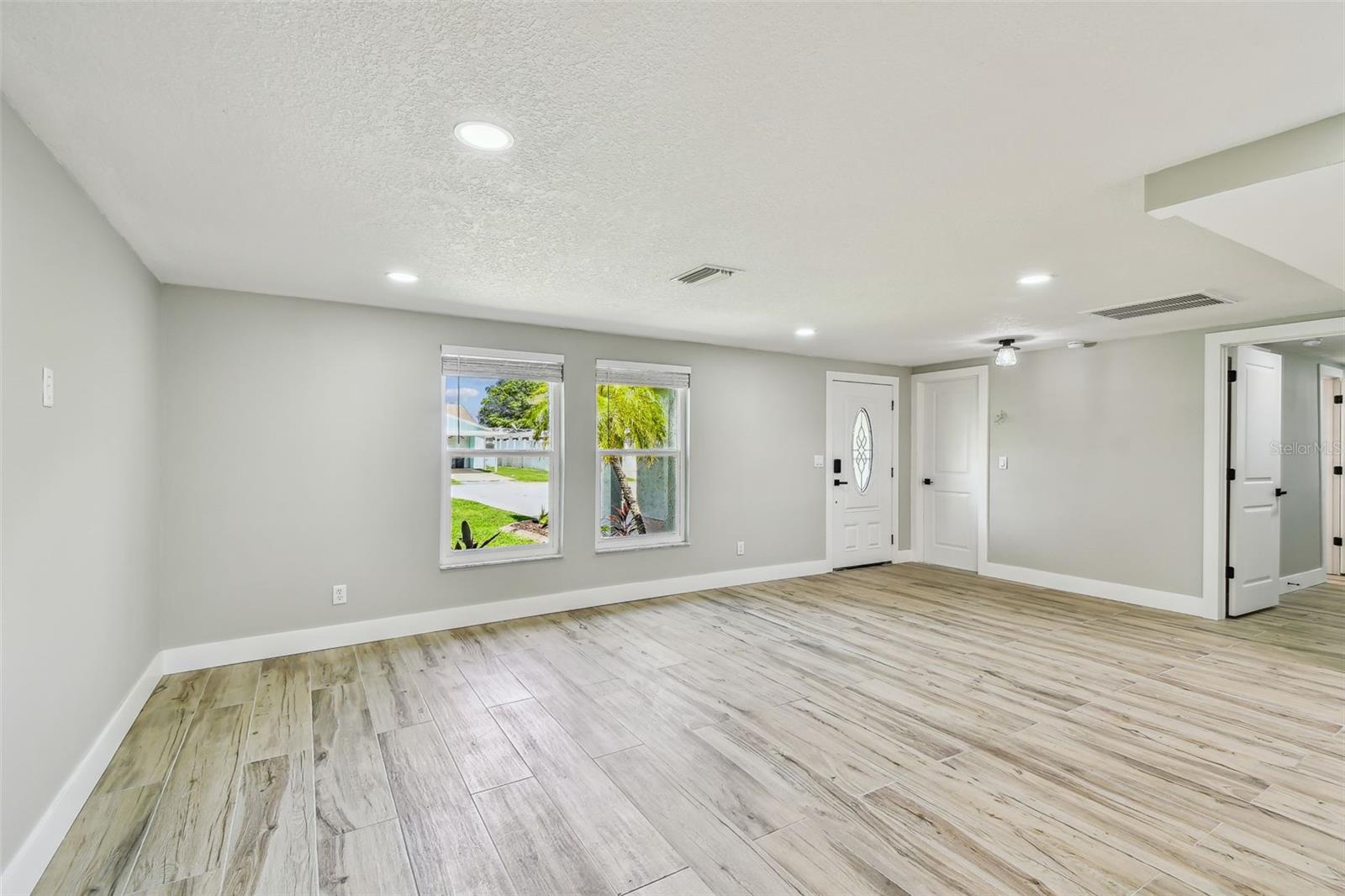 Image 19 of 92 For 13909 Berkowitz Avenue