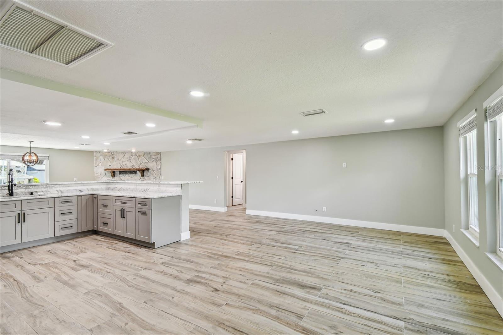 Image 21 of 92 For 13909 Berkowitz Avenue