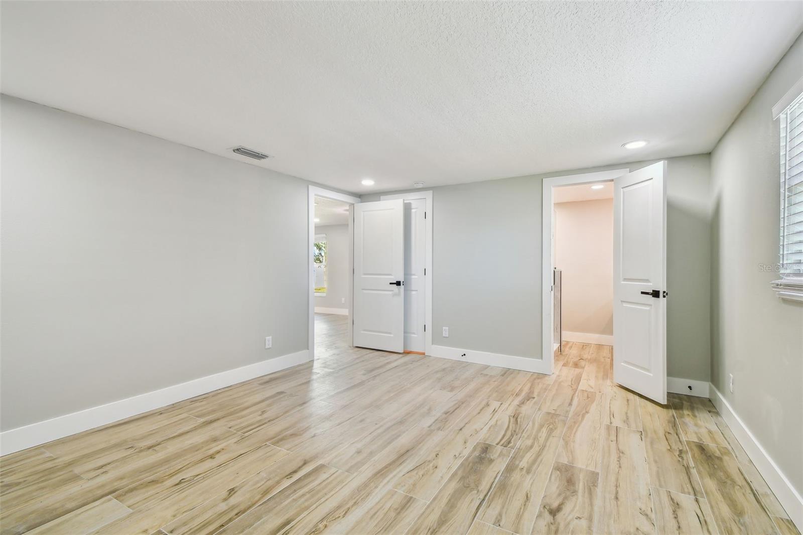 Image 25 of 92 For 13909 Berkowitz Avenue