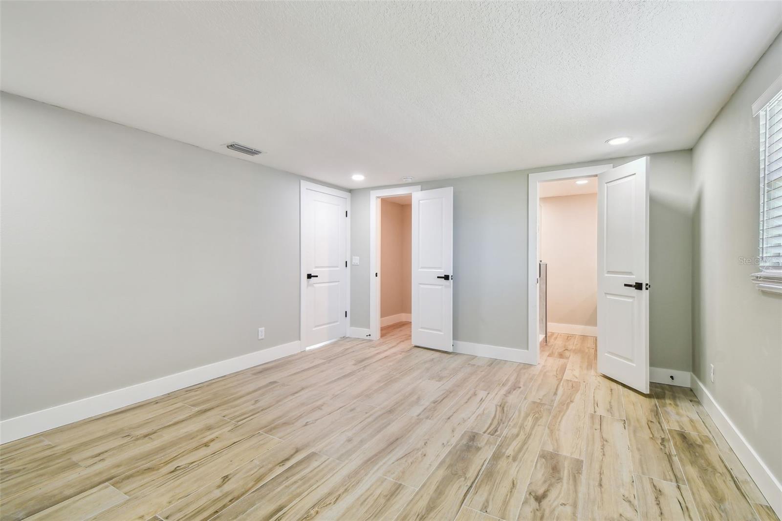 Image 26 of 92 For 13909 Berkowitz Avenue