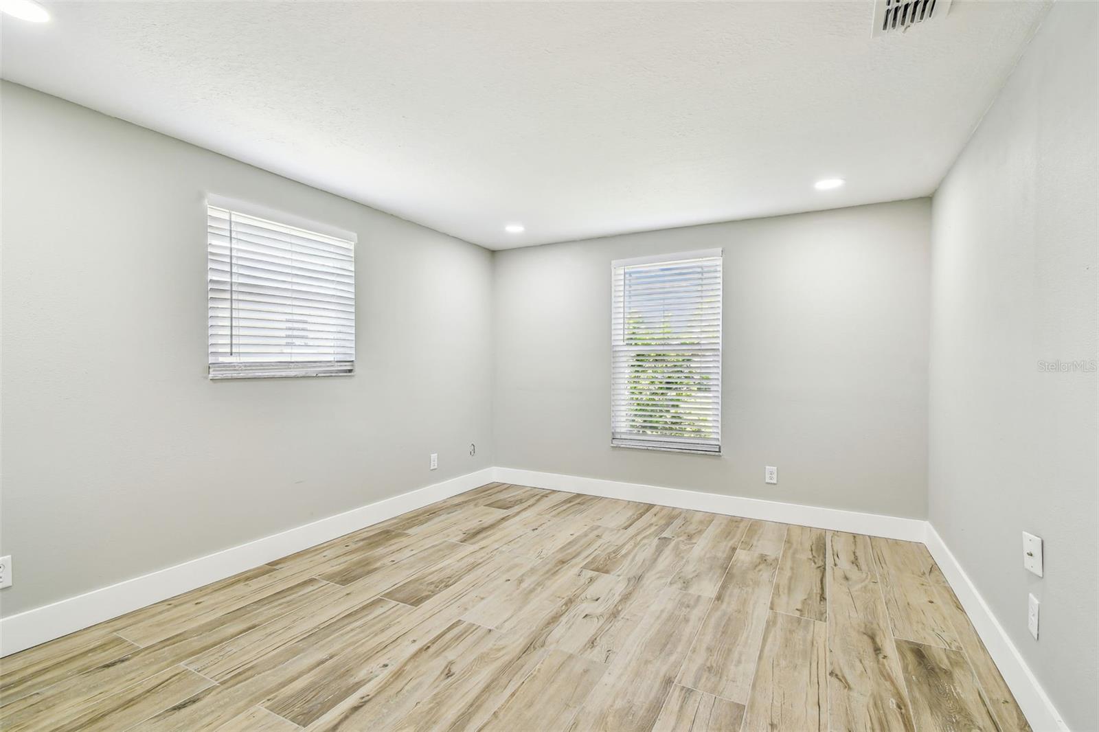 Image 33 of 92 For 13909 Berkowitz Avenue