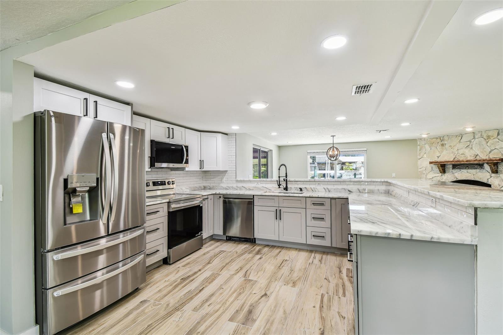Image 5 of 92 For 13909 Berkowitz Avenue
