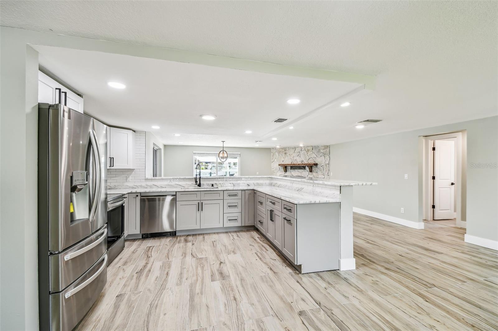 Image 6 of 92 For 13909 Berkowitz Avenue