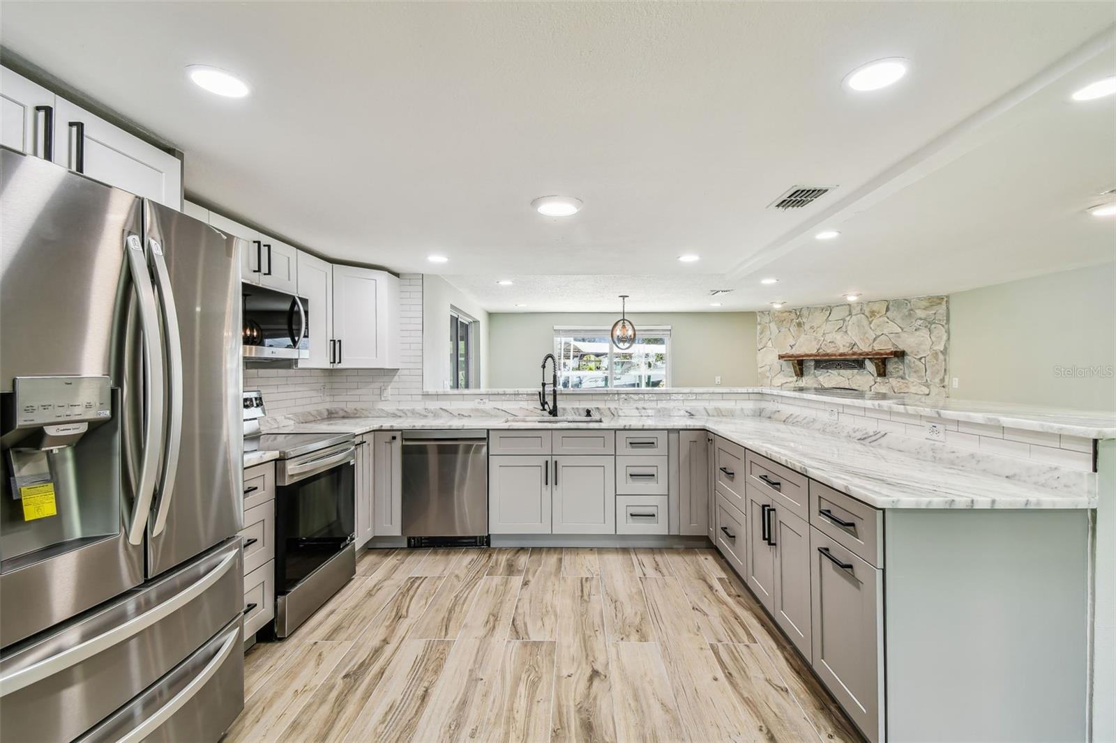 Image 7 of 92 For 13909 Berkowitz Avenue
