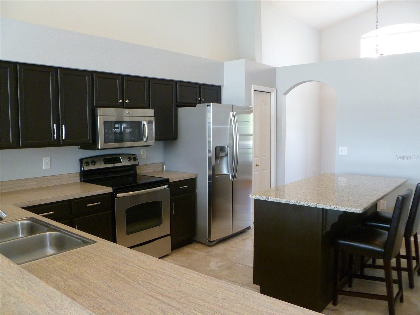 Image 4 of 24 For 6936 Cohasset Circle