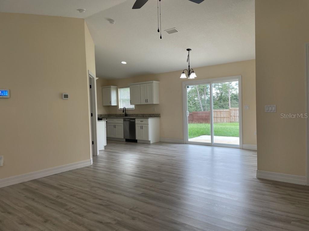 Image 11 of 17 For 16910 27 Avenue