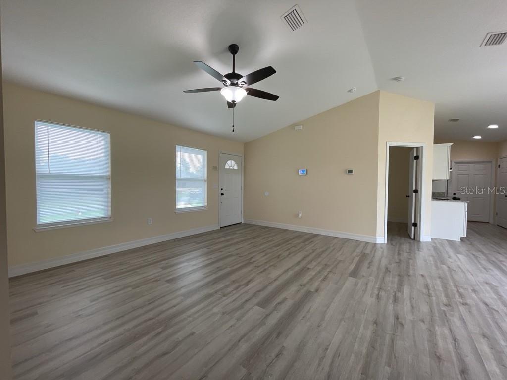 Image 3 of 17 For 16910 27 Avenue