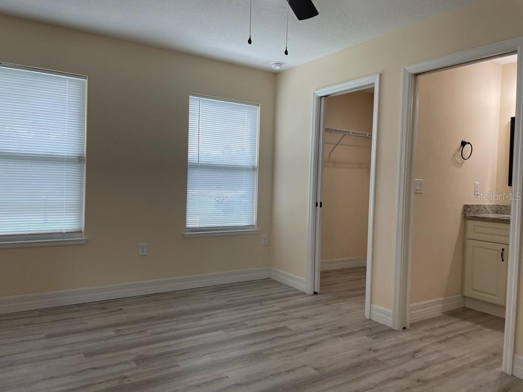 Image 5 of 17 For 16910 27 Avenue