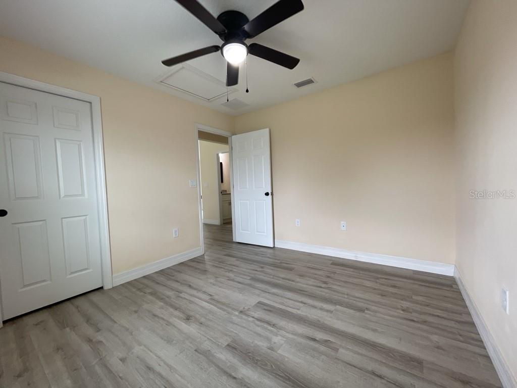 Image 7 of 17 For 16910 27 Avenue