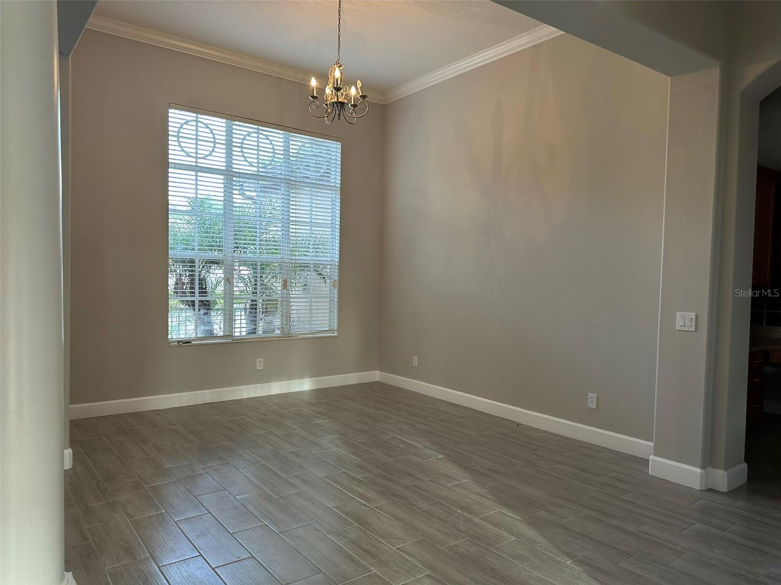 Image 10 of 48 For 1008 Arista Boulevard