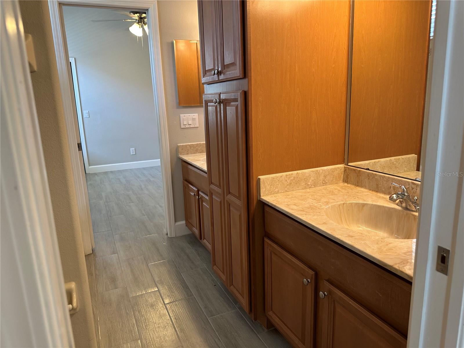 Image 41 of 48 For 1008 Arista Boulevard