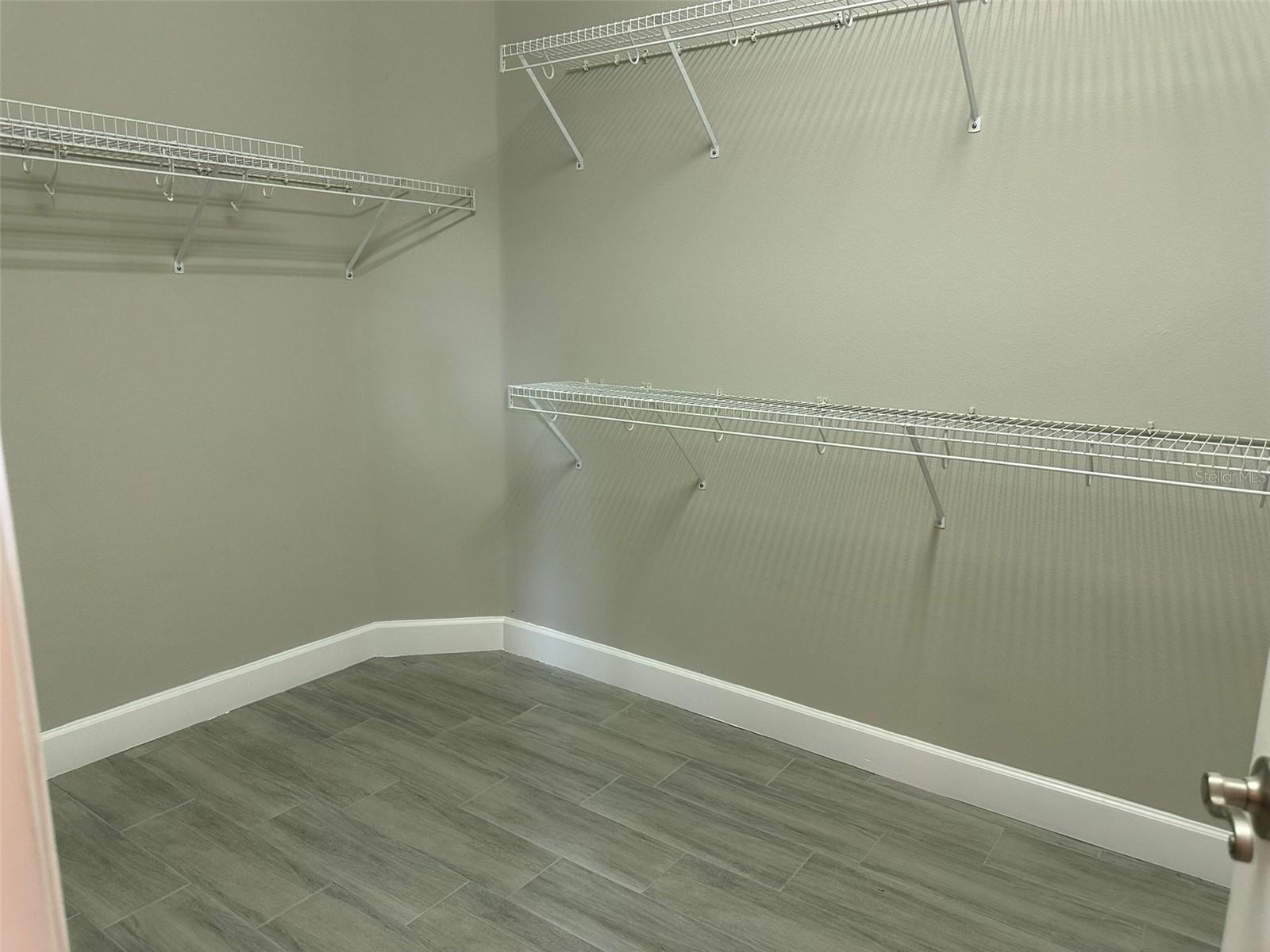 Image 6 of 48 For 1008 Arista Boulevard