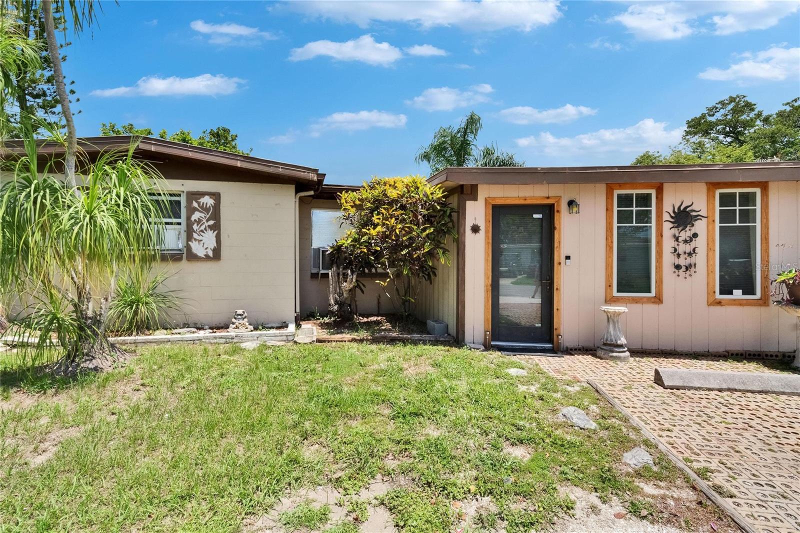 Image 3 of 42 For 10549 112th Avenue