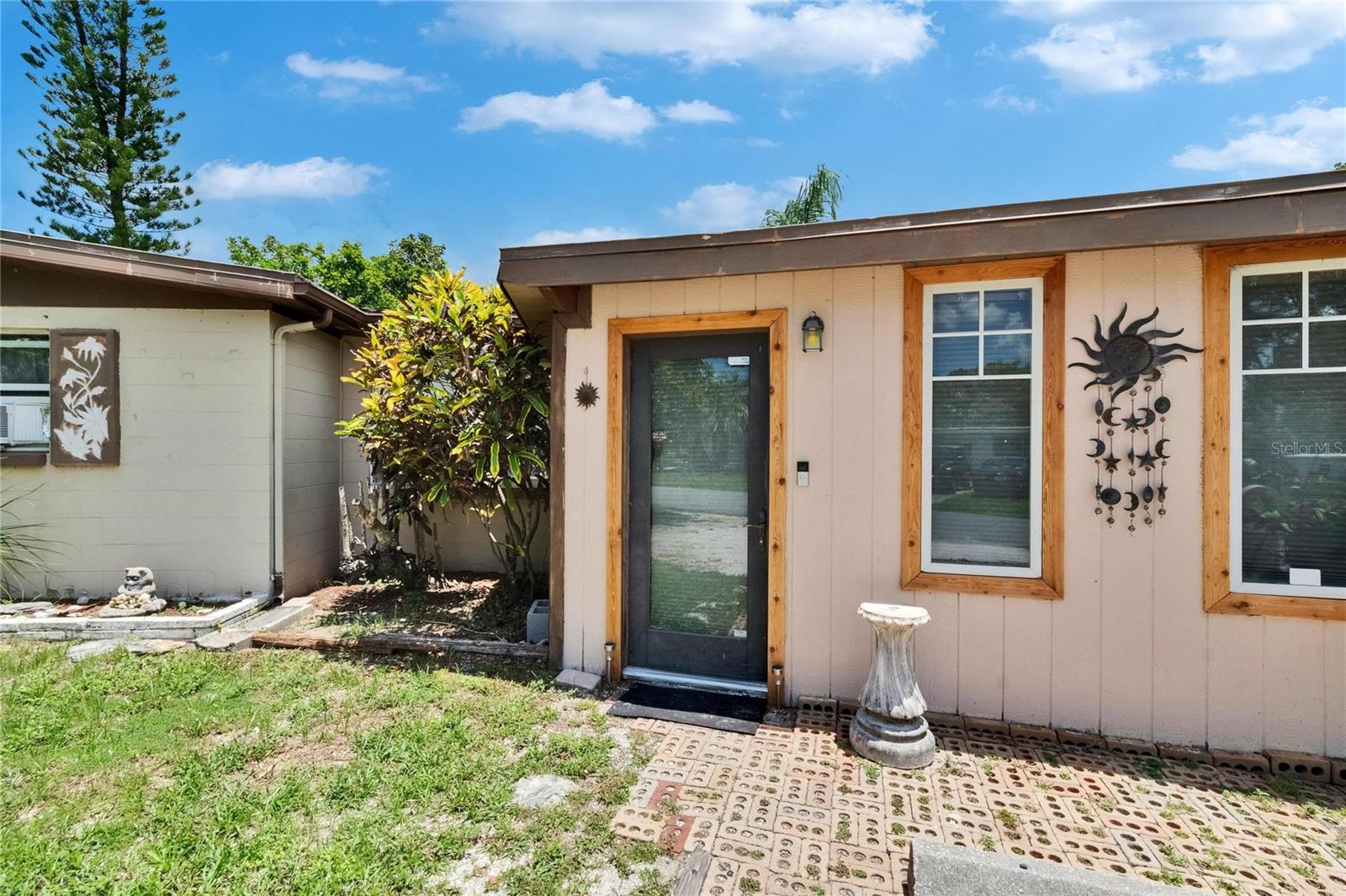 Image 4 of 42 For 10549 112th Avenue