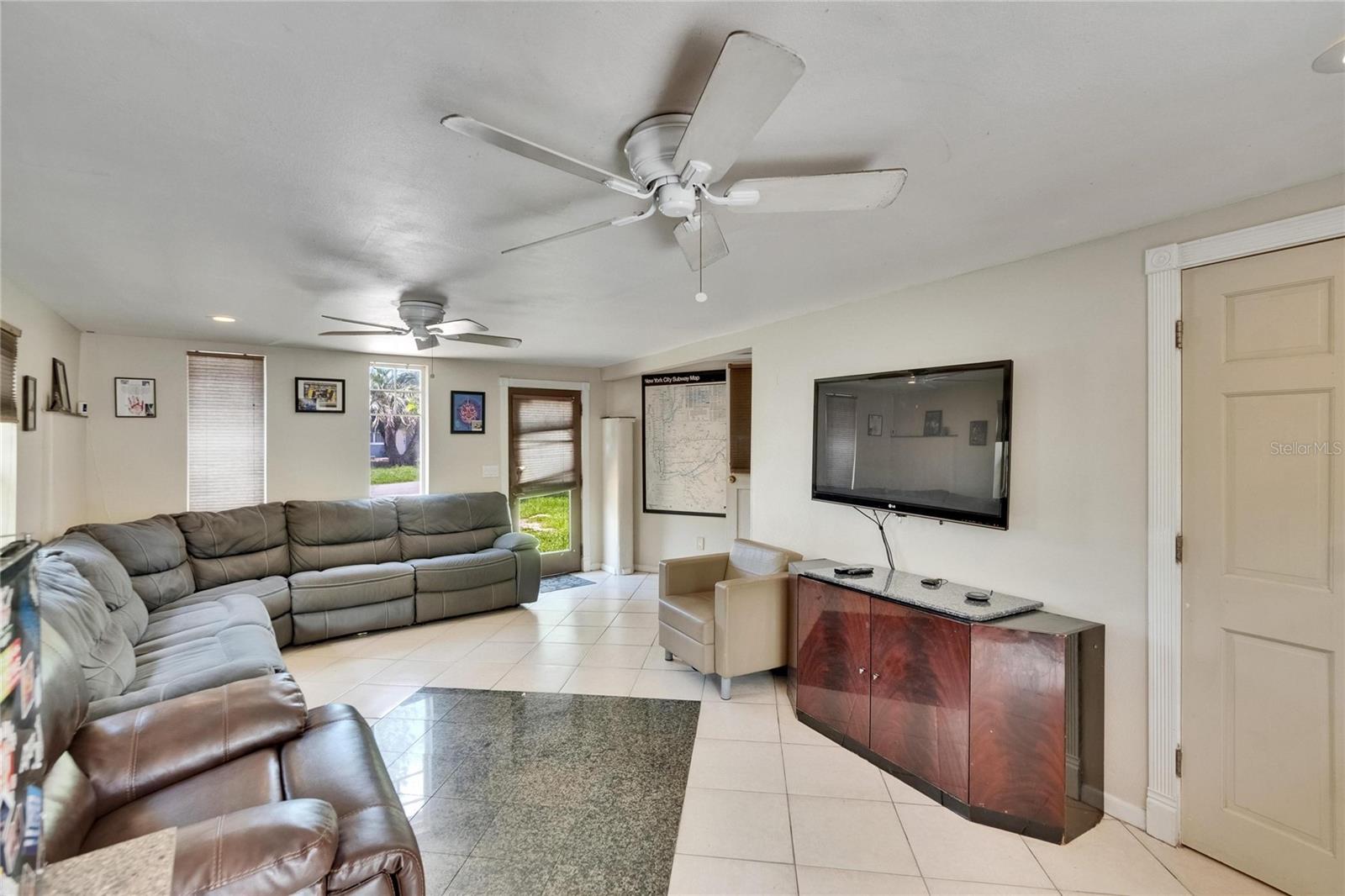 Image 9 of 42 For 10549 112th Avenue