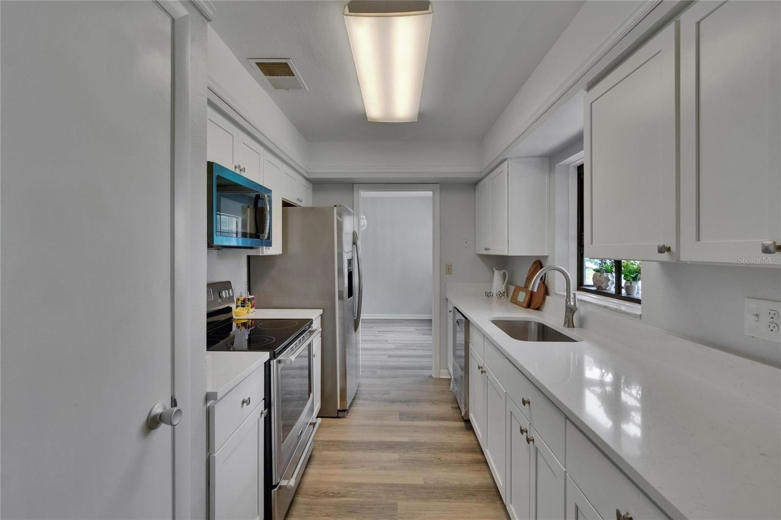 Image 18 of 56 For 16112 15th Street