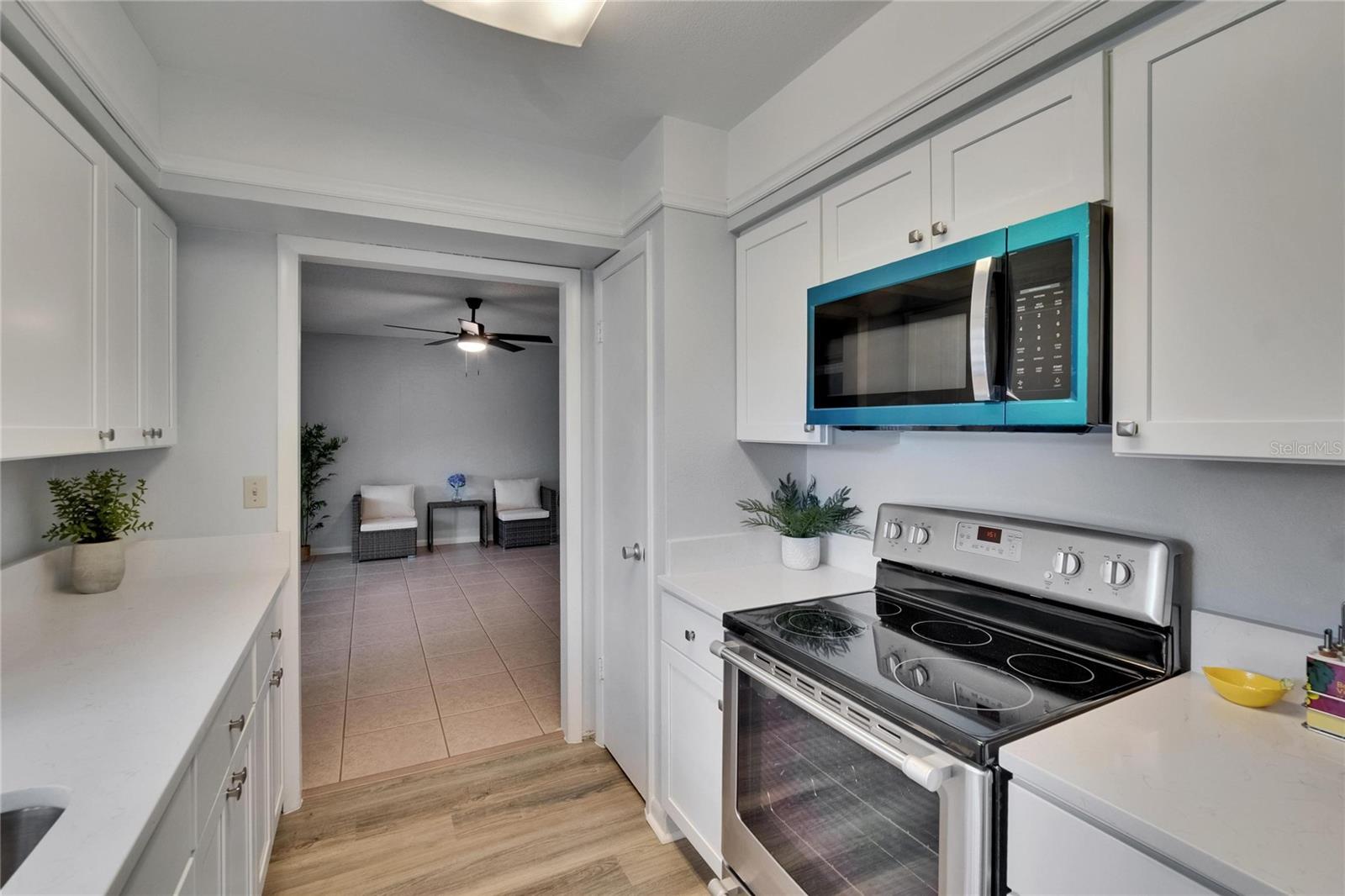 Image 21 of 56 For 16112 15th Street