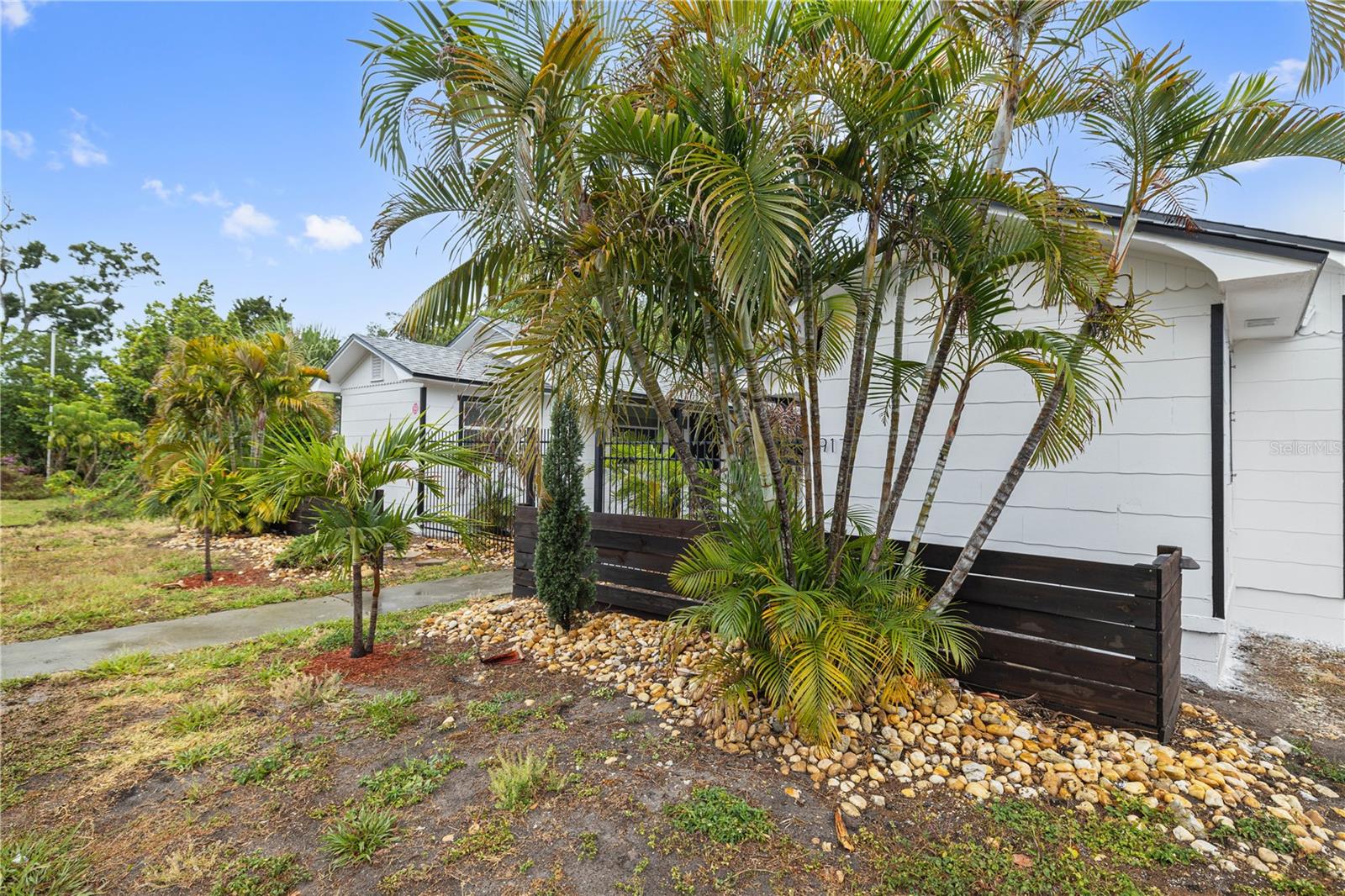 Image 4 of 17 For 917 30th Avenue N 4