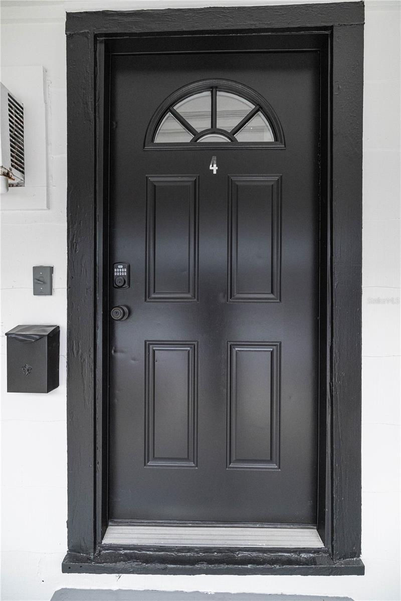 Image 5 of 17 For 917 30th Avenue N 4