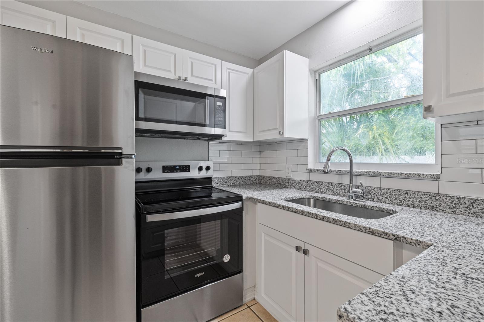 Image 9 of 17 For 917 30th Avenue N 4