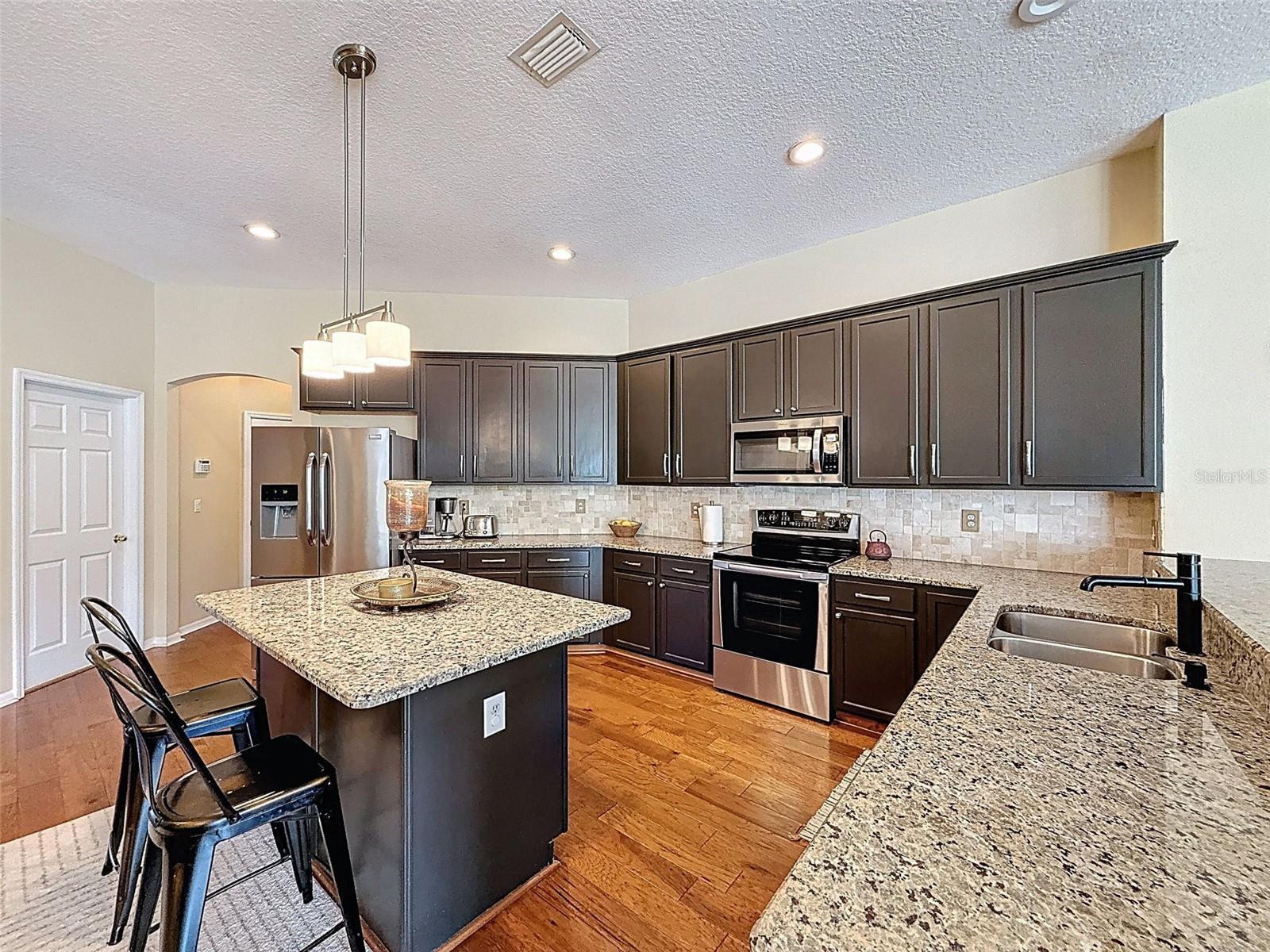 Image 34 of 100 For 22925 Collridge Drive