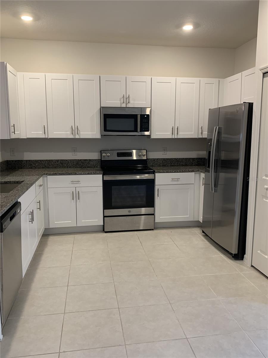 Image 3 of 10 For 6090 Acara Lane