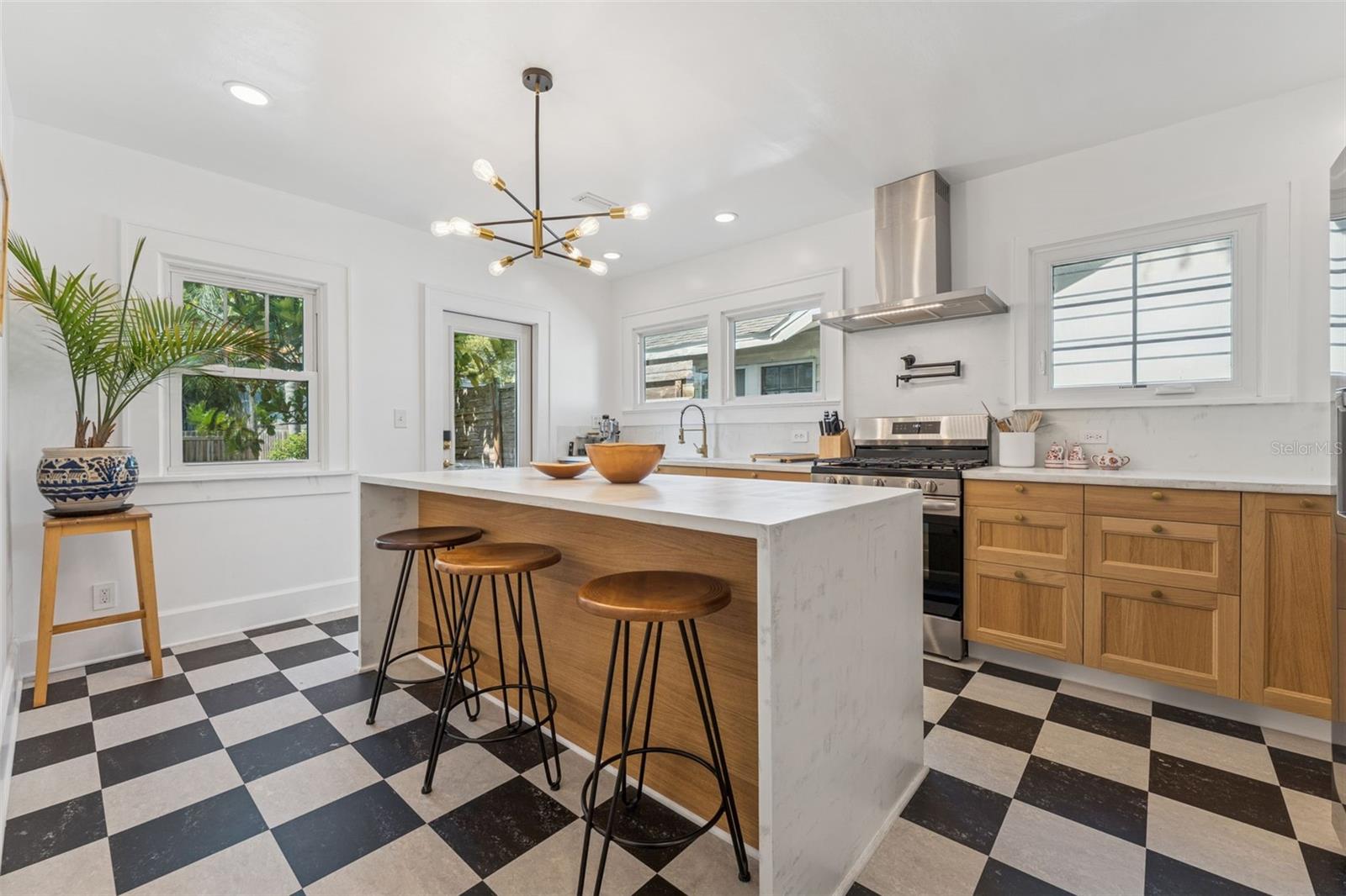 Image 10 of 23 For 4220 2nd Avenue N