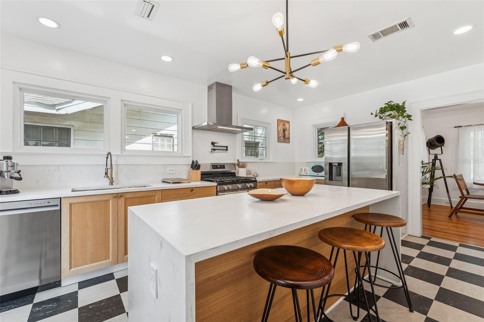 Image 11 of 23 For 4220 2nd Avenue N