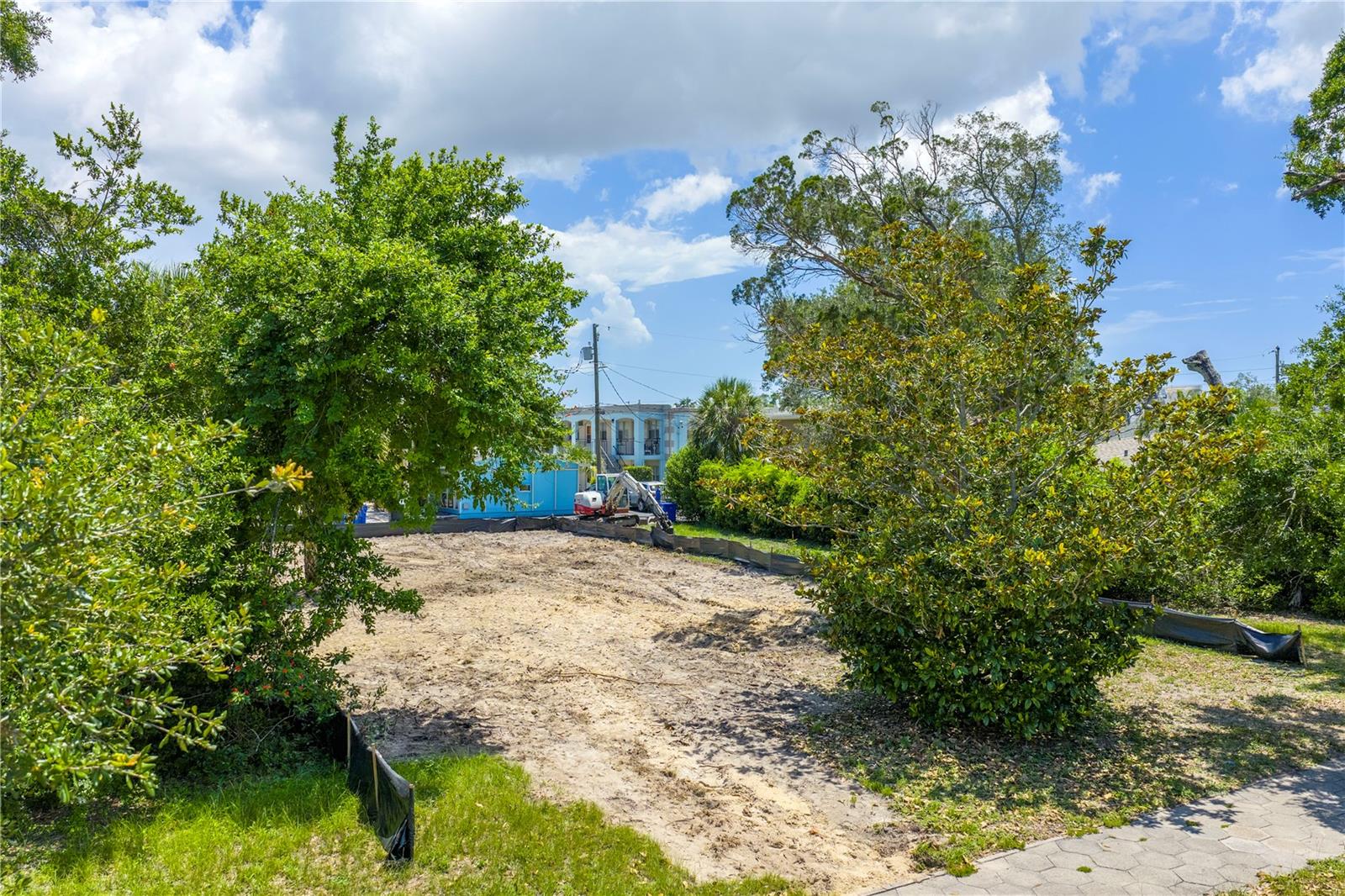 Image 5 of 15 For 300 25th Avenue N
