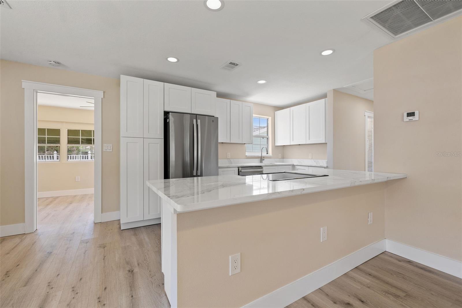 Image 11 of 28 For 3940 Miramar Way S