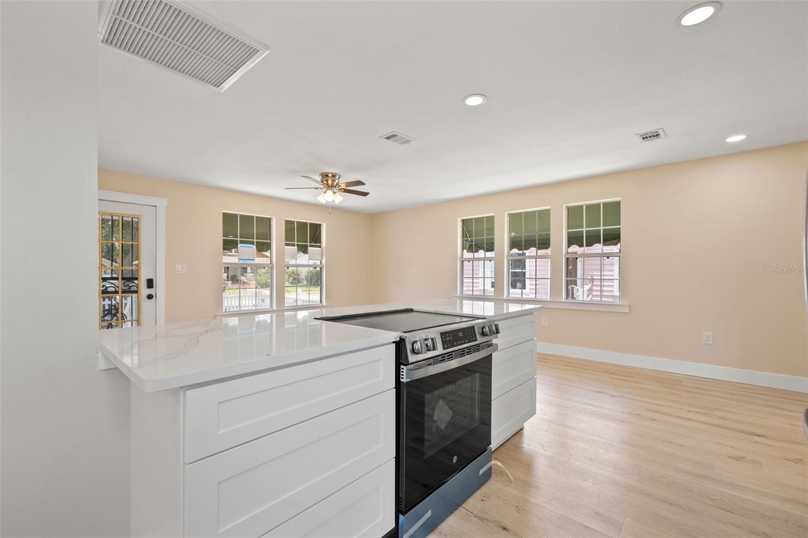 Image 13 of 28 For 3940 Miramar Way S