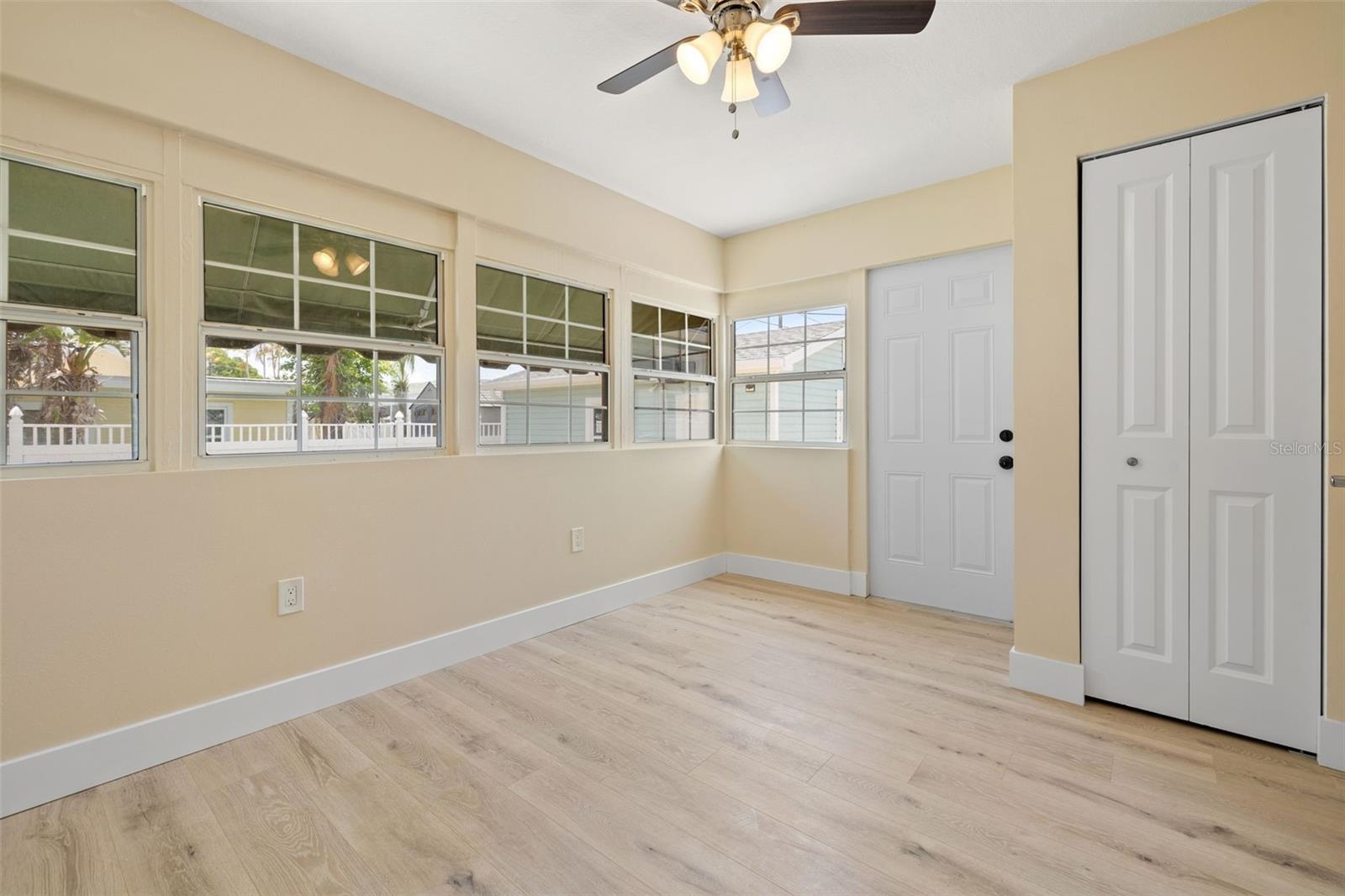 Image 19 of 28 For 3940 Miramar Way S