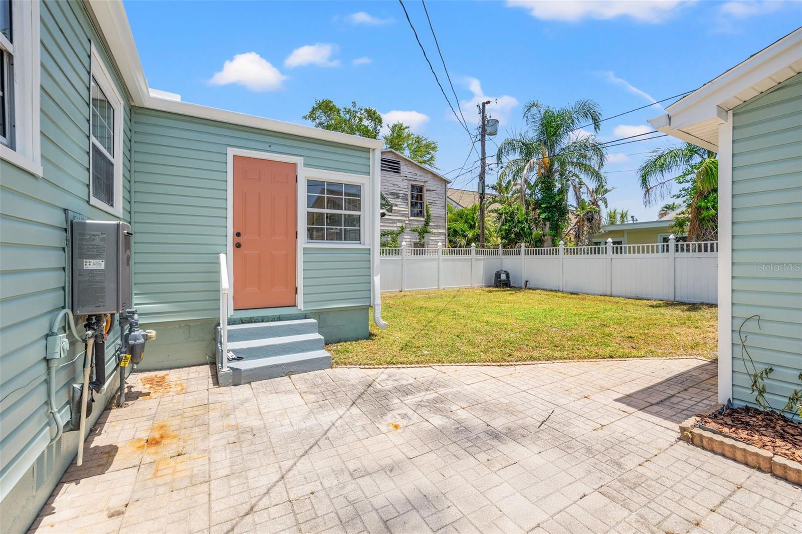 Image 23 of 28 For 3940 Miramar Way S