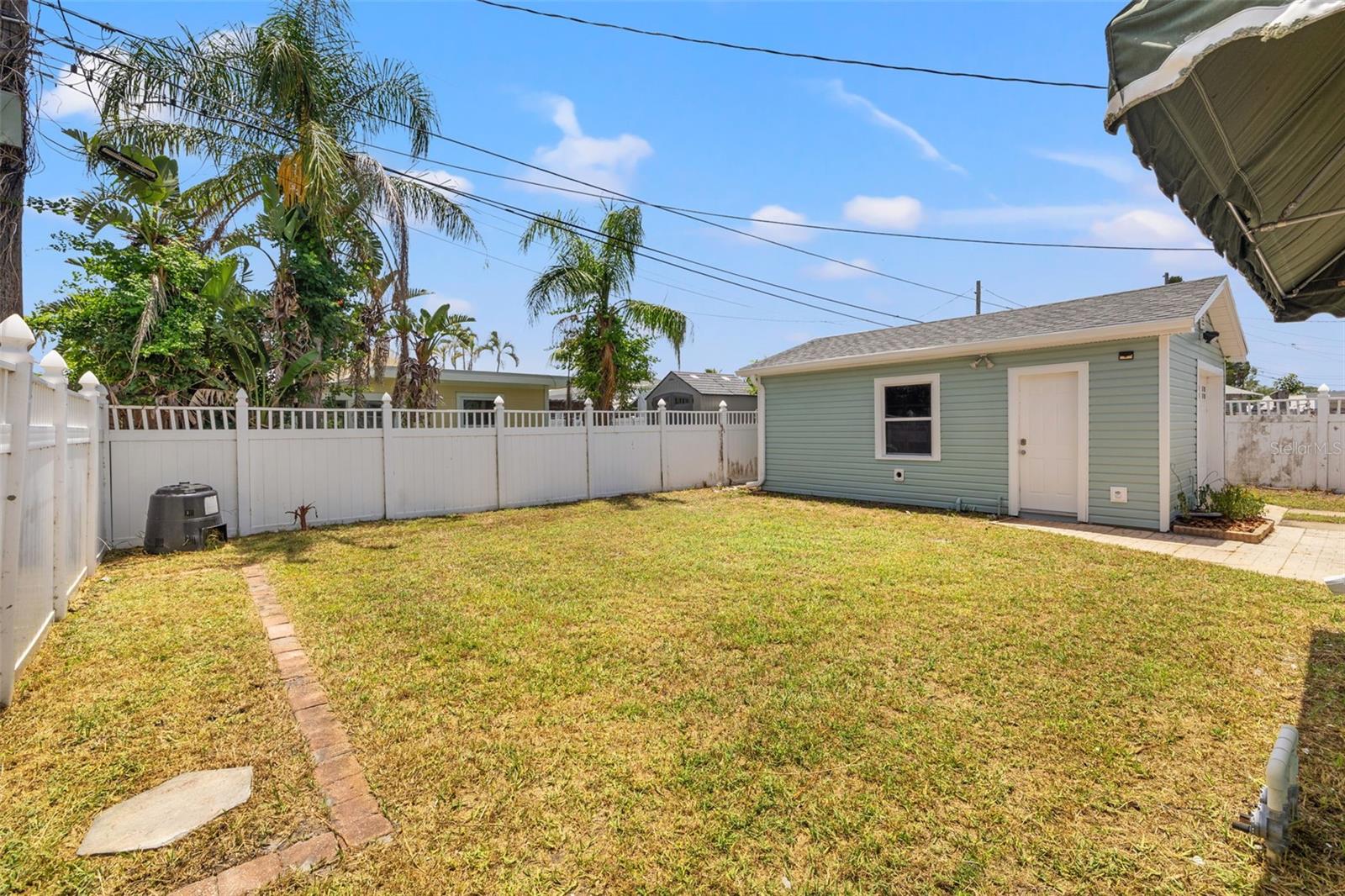 Image 26 of 28 For 3940 Miramar Way S