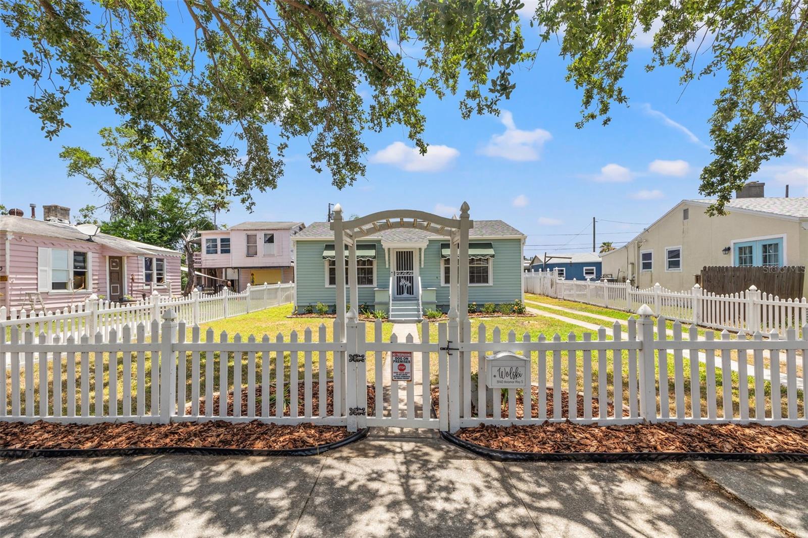 Image 5 of 28 For 3940 Miramar Way S