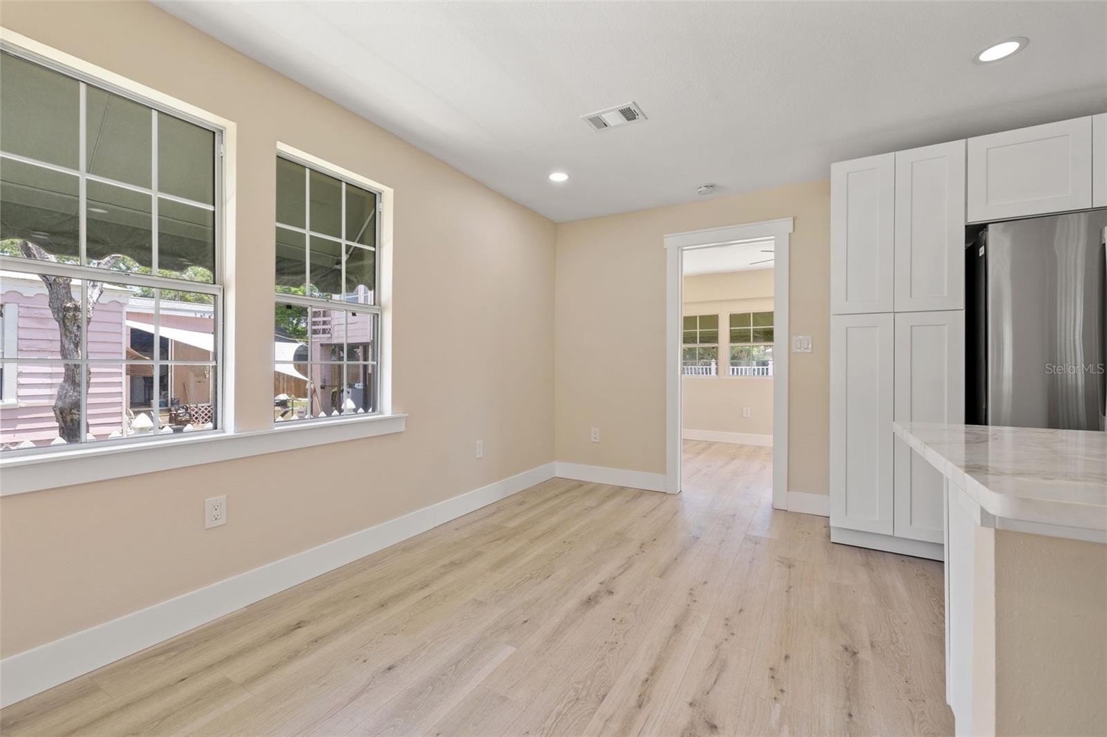 Image 9 of 28 For 3940 Miramar Way S
