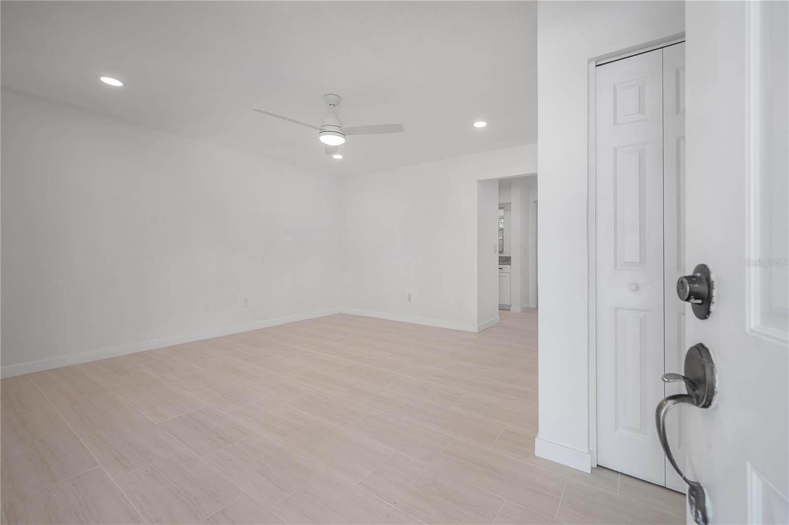 Image 5 of 29 For 14031 Lemon Valley Place