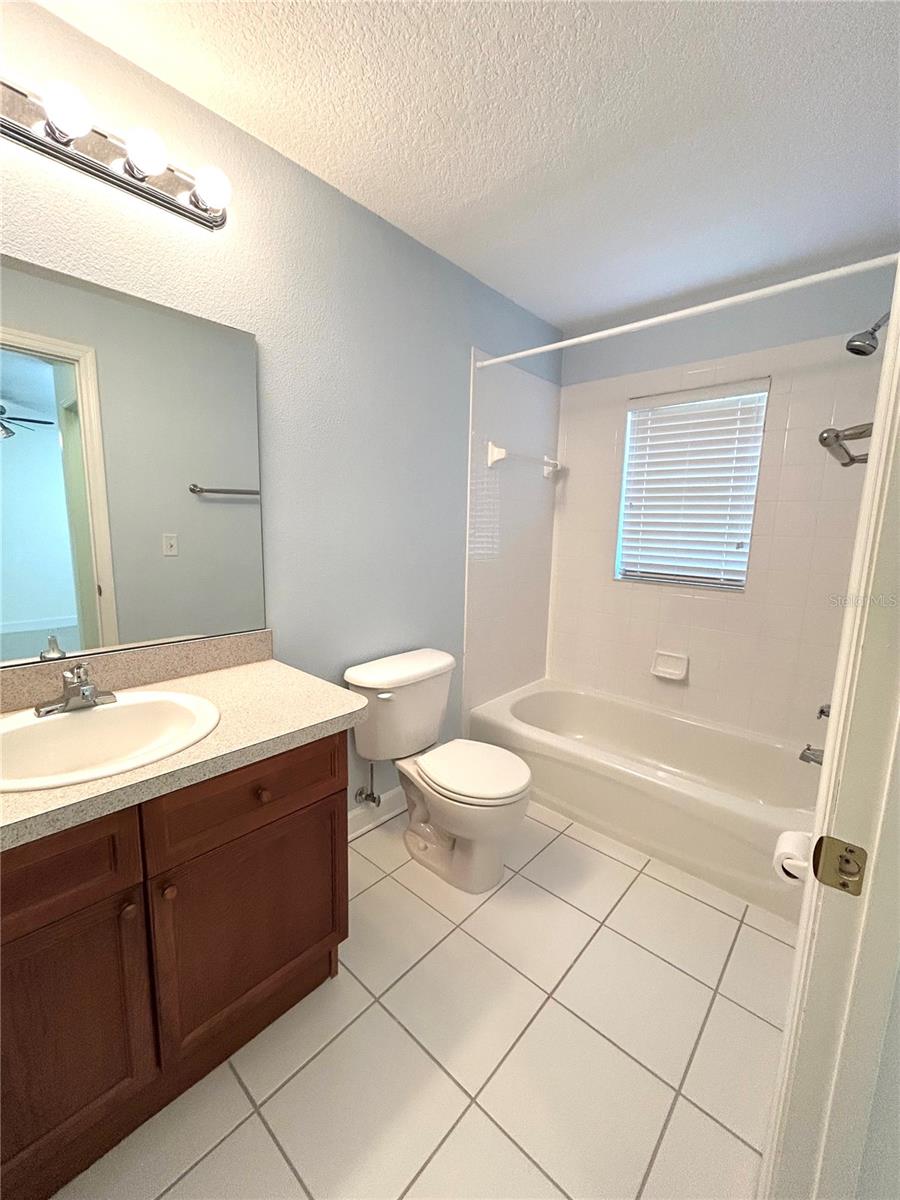 Image 18 of 54 For 5644 Samter Court