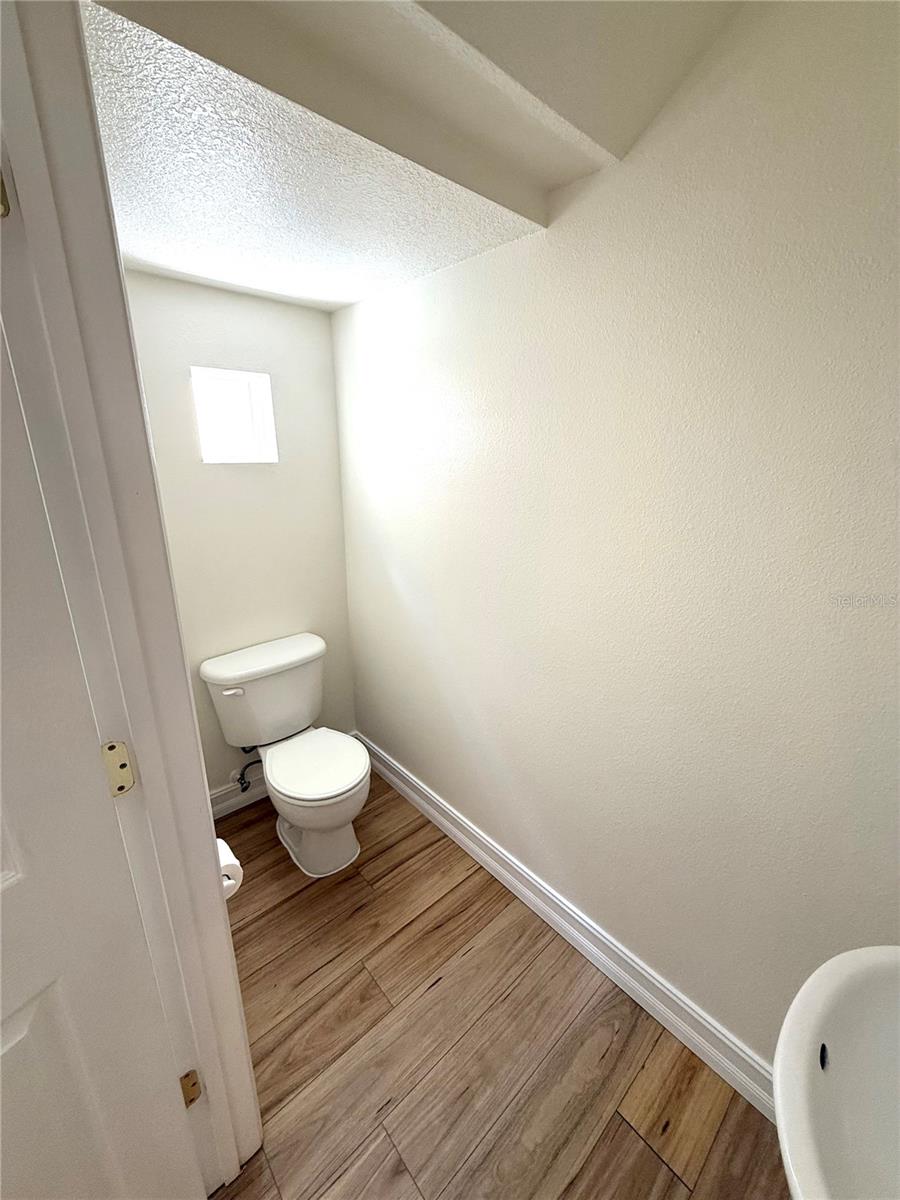 Image 34 of 54 For 5644 Samter Court