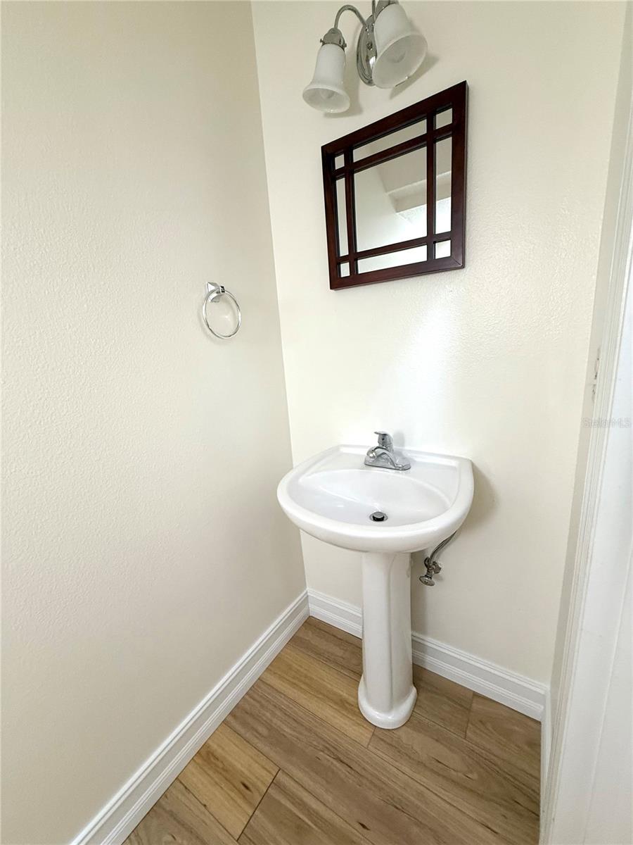 Image 35 of 54 For 5644 Samter Court