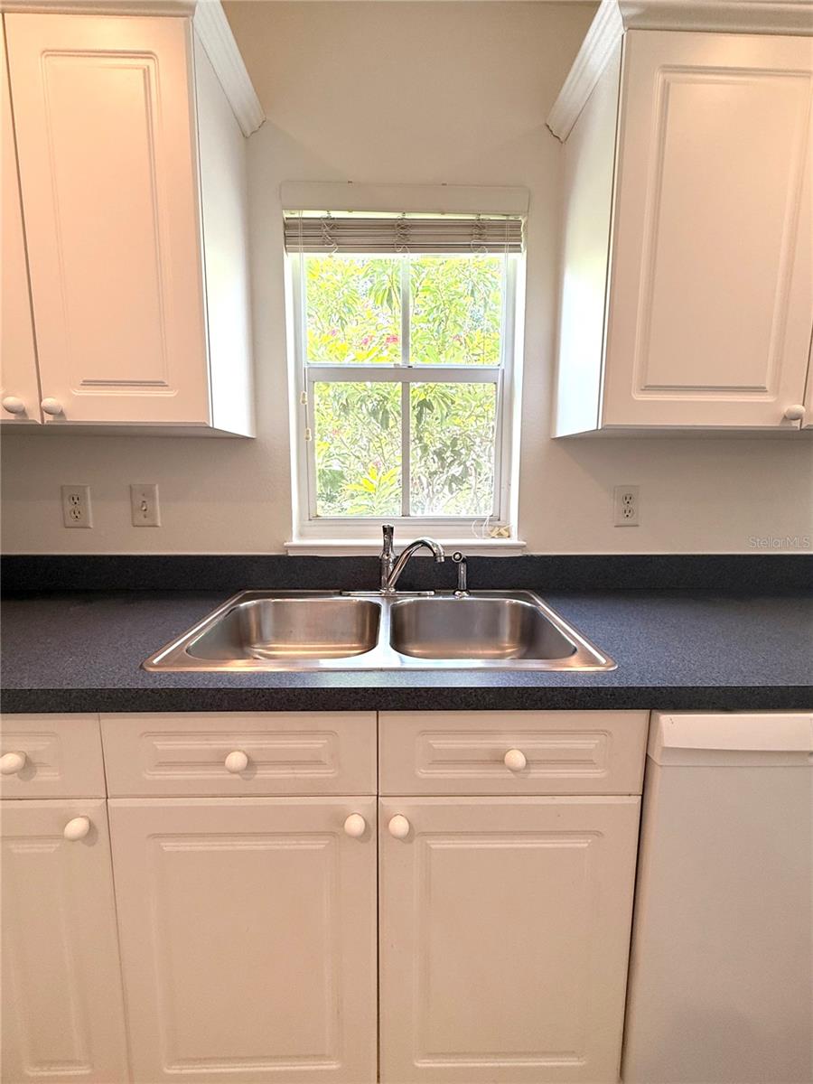 Image 4 of 54 For 5644 Samter Court