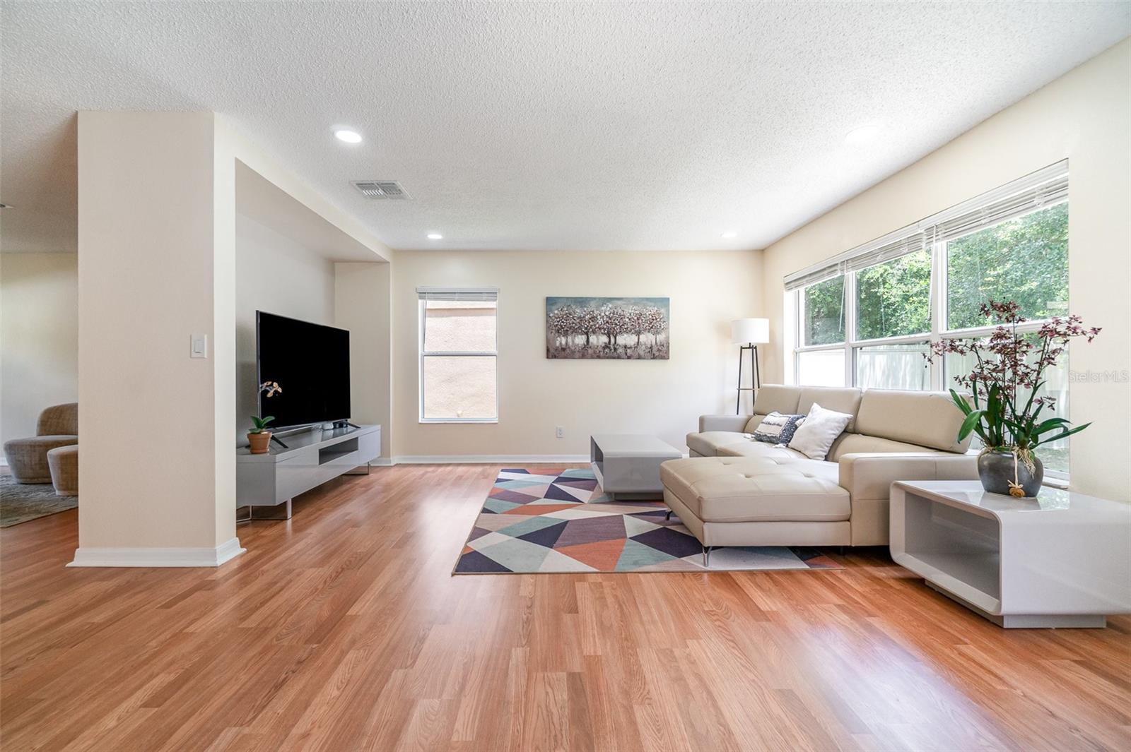 Image 10 of 43 For 16828 Gold Star Court
