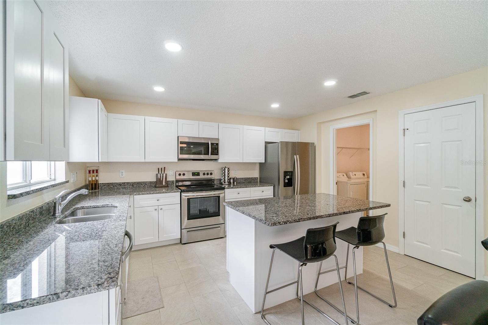Image 18 of 43 For 16828 Gold Star Court