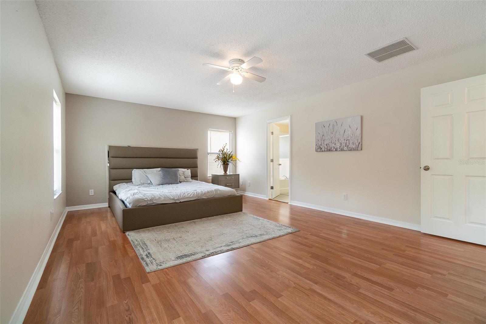 Image 23 of 43 For 16828 Gold Star Court