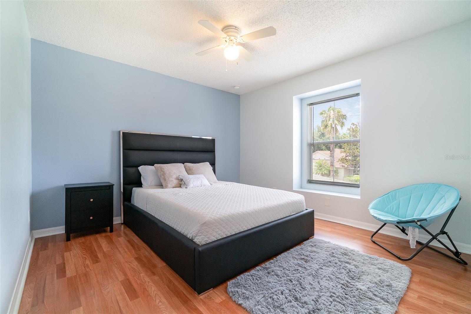 Image 31 of 43 For 16828 Gold Star Court