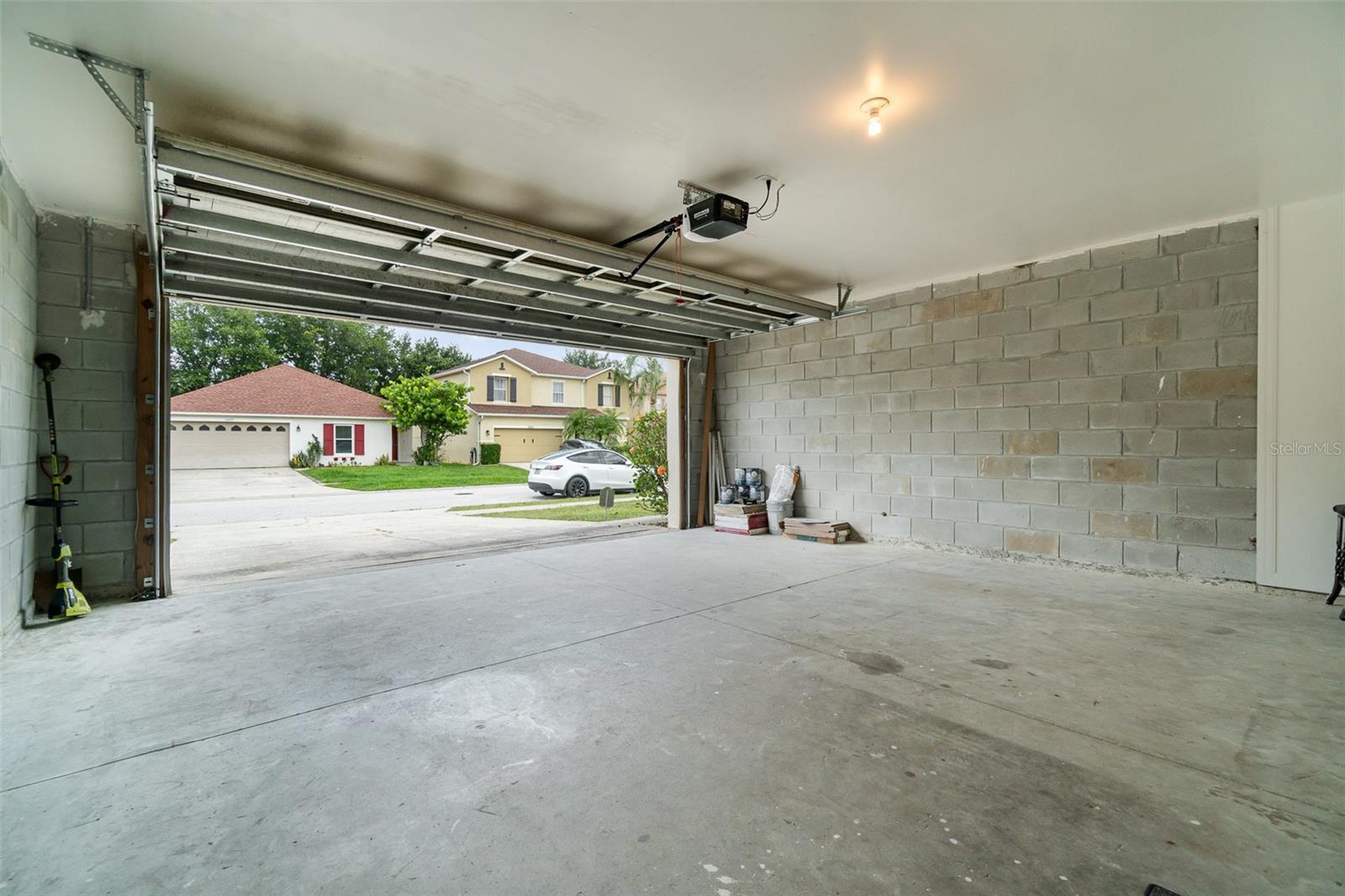 Image 33 of 43 For 16828 Gold Star Court