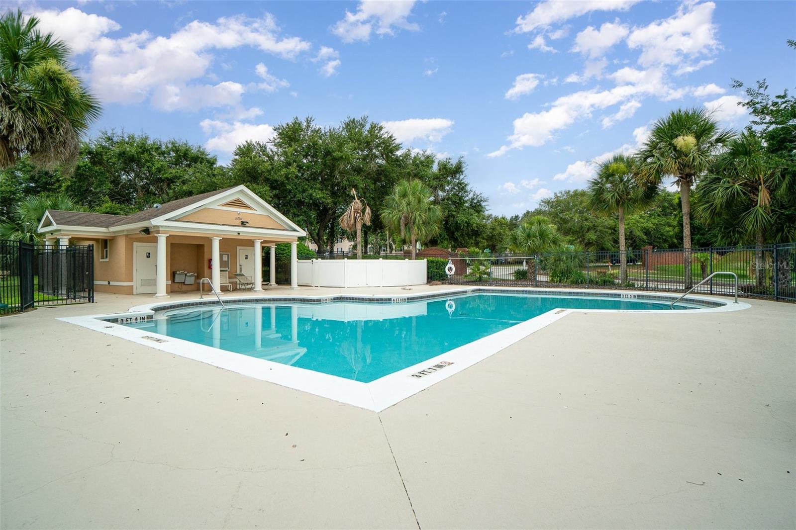 Image 37 of 43 For 16828 Gold Star Court